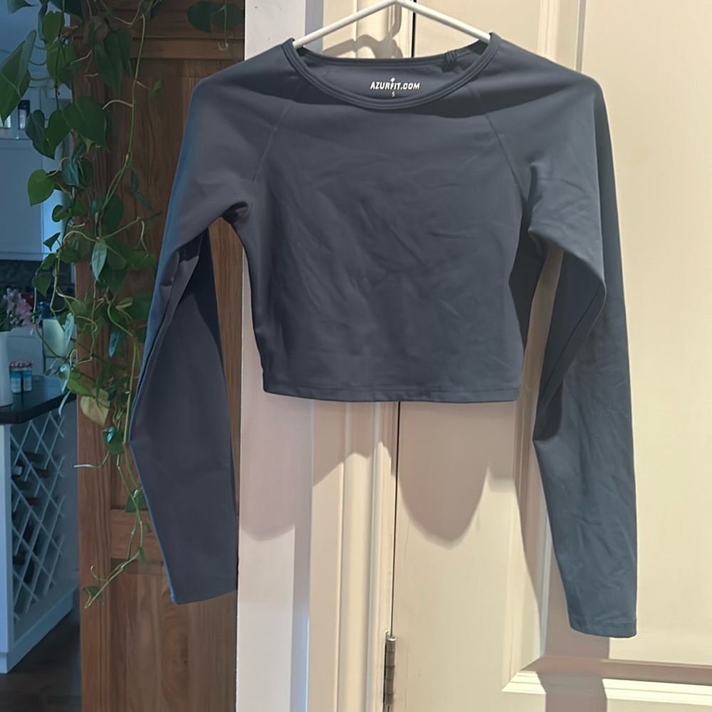 ⚡️AZURFIT long sleeve crop top athletic small grey
